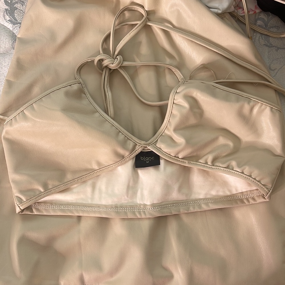 Two piece set - Picture 3 of 3